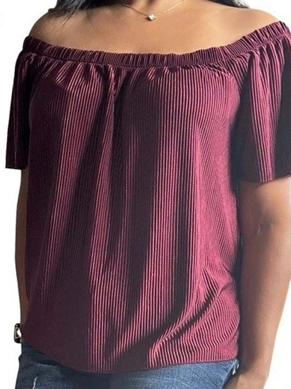 Guess pleated Off Shoulder Top in burgundy Size Small